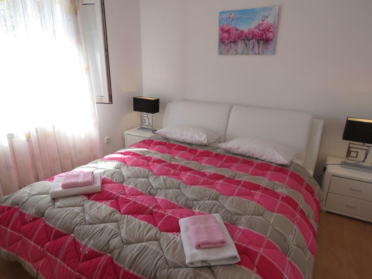 Apartment Smilje Šibenik Buitenkant foto