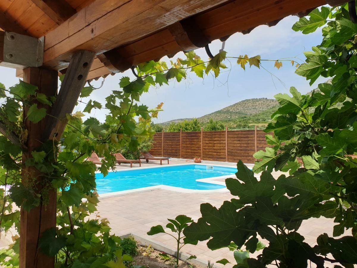 Apartment Smilje Šibenik Buitenkant foto