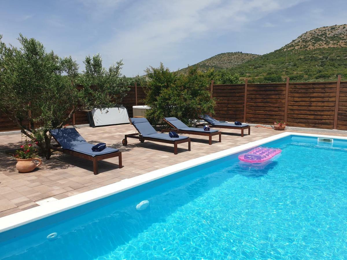 Apartment Smilje Šibenik Buitenkant foto